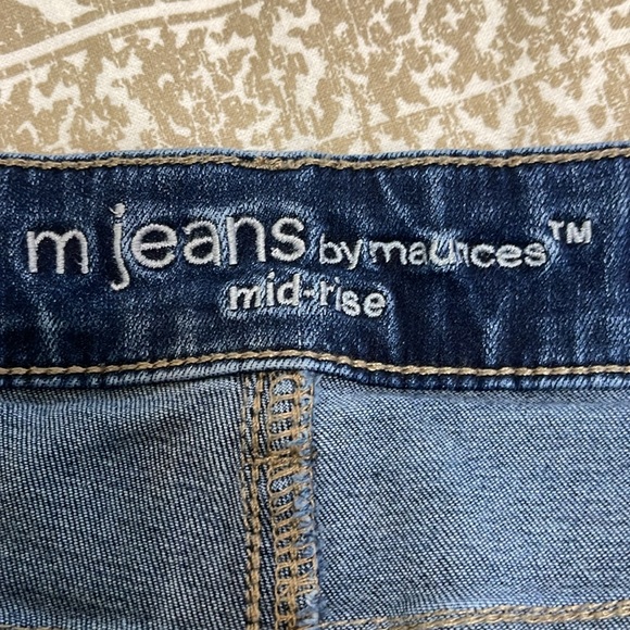 Maurice, Mid Rise Crops, Size 16 - Picture 3 of 5